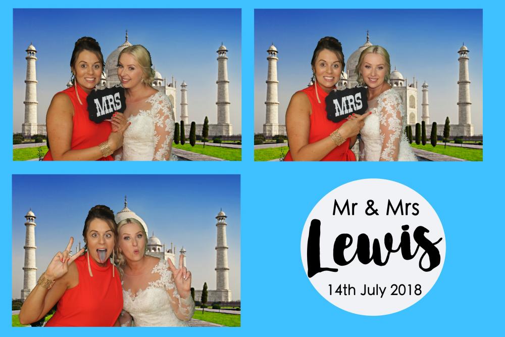 Mr & Mrs Lewis's Wedding | View more photos from the event at images.mobile-photo-booth.com/u/MobilePhotoBoothUK/Mr-Mrs-Lewiss-Wedding